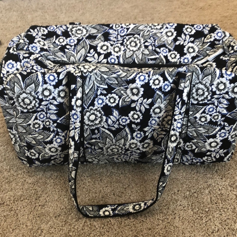 Vera Bradley NWT Iconic Large Duffel Snow Lotus